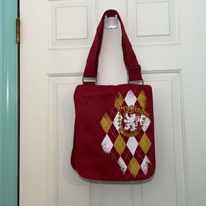 Universal, Gryffindor Messenger Bag. NWT. 2011